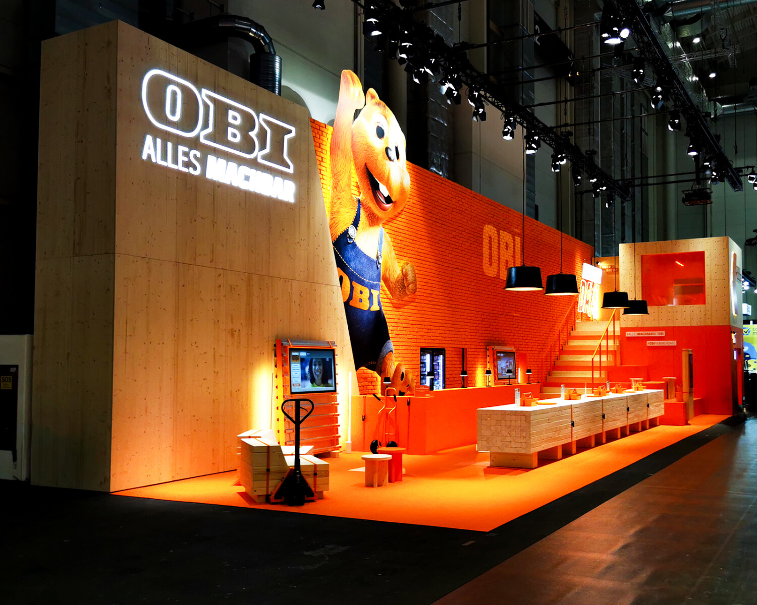 OBI MachBar Messestand auf der OMR Hamburg 2023